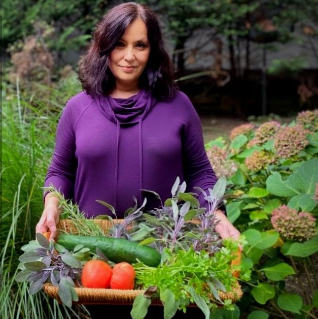 Photo of gardening columnist Jessica Damiano.