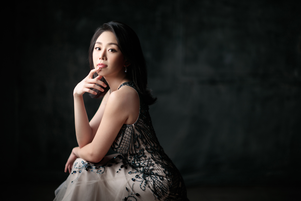 A color photo of pianist Yoonie Han.