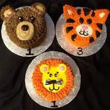 lions and tigers and bears cupcakes