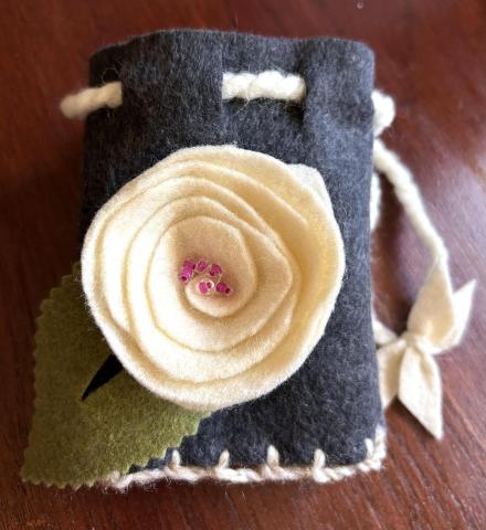 A photo of a flower pouch.