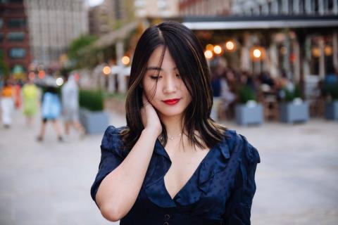 A color photo of pianist Chloe Zhang.