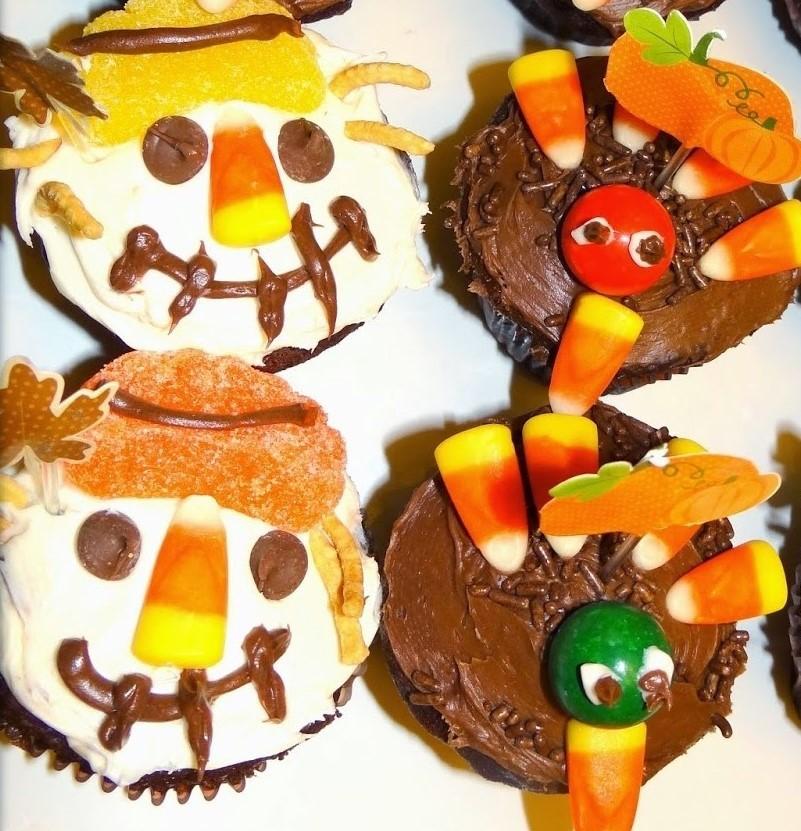 Scarecrow and turkey cupcakes